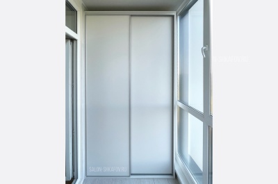 Встроенный шкаф-купе на балкон 10_25